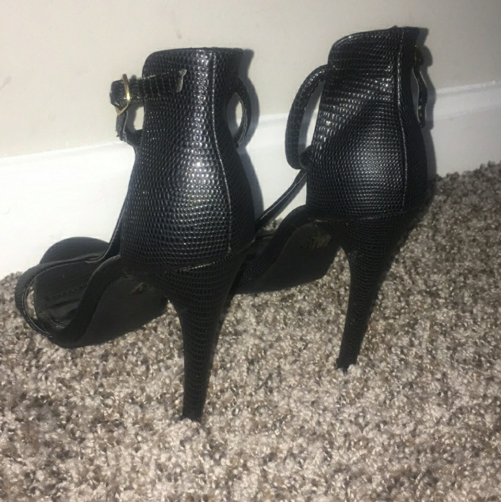 Heels - Picture 4 of 7